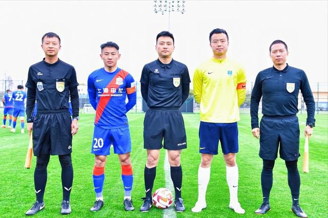 叶辰点了点头，笑道：你我之间不必这么客气。