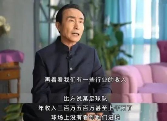 莎希（希里黛玉 Sridevi 饰）是一位喜好做拉杜球的印度家庭妇女，由于整天把赐顾帮衬家人糊口作为本身糊口的全数中间，和时期有些脱节。不懂英语的莎希在糊口中遭到了丈夫和女儿的冷笑，和家人配合话题的削减让她感受到了危机的存在。不测的机遇，远在美国的亲人约请莎希往帮他们摒挡结 亲事宜。为了增进和家人的沟通，博得他们的尊敬和存眷，莎希决议在纽约的四个礼拜报名加入英语培训班来降服本身的说话障碍。在这个培训班里，莎希也辞别了以往寂静如水的糊口，结识了林林总总的伴侣，为了学好英语这一配合的目标，年夜家彼此鼓动勉励配合前进。工夫不负有心人，昼夜苦学英语的莎希由零根本到在婚礼宴会上年夜放光线，一席对新人用英语讲述的祝愿不但为她博得了世人的另眼相看，更是让她从头博得了家人的爱和尊敬…该片曾在第37届多伦多片子节上作为揭幕影片上映。